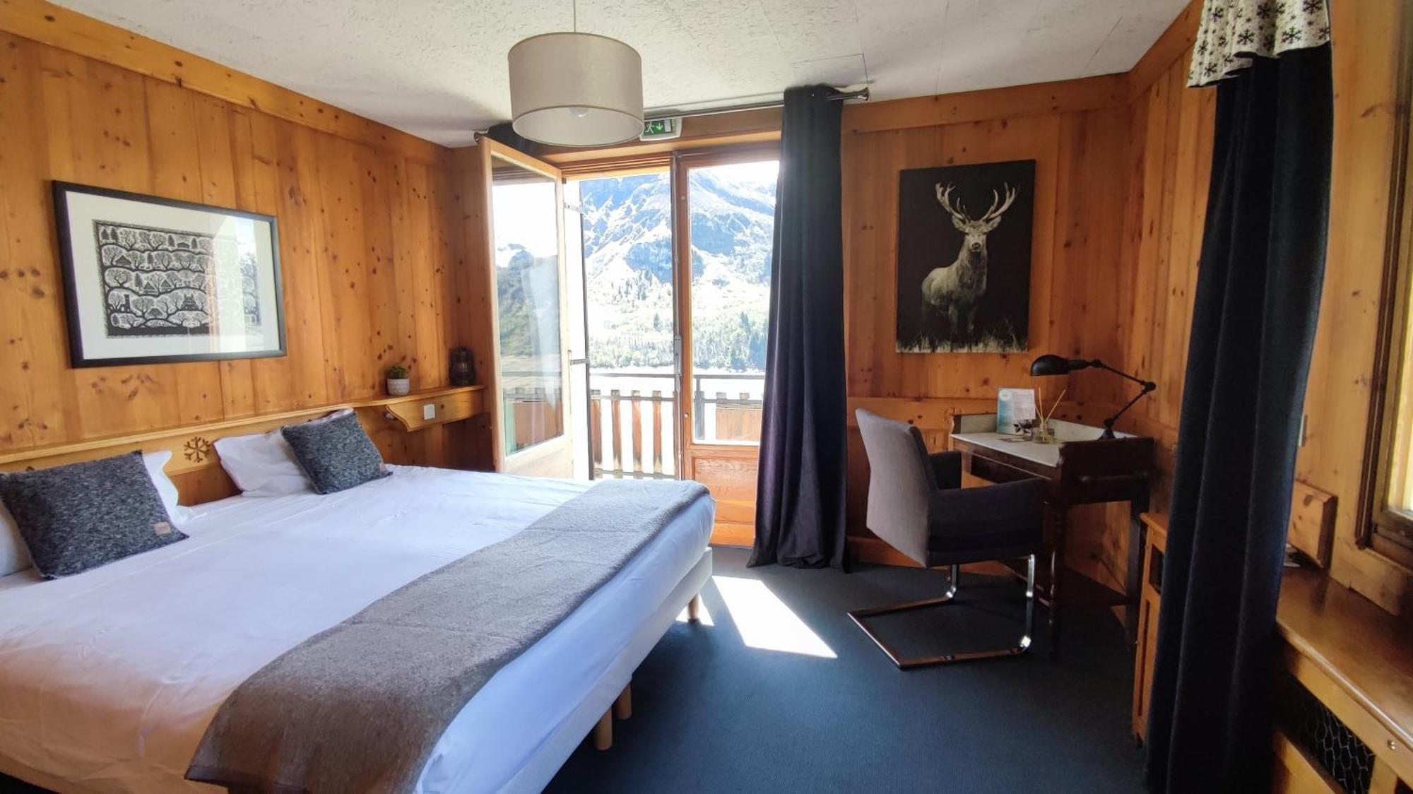 Hotel De Roselend 2*